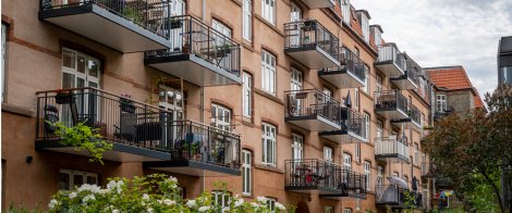 balkong från Balco, marknadsledande för öppna och inglasade balkonger.