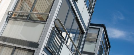 Inglasad balkong från Balco, marknadsledande för öppna och inglasade balkonger.