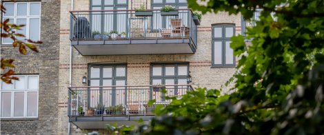 Inglasad balkong från Balco, marknadsledande för öppna och inglasade balkonger.