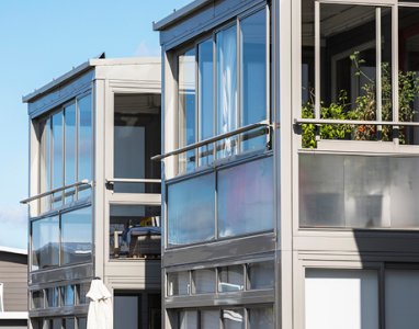 Inglasad balkong från Balco, marknadsledande för öppna och inglasade balkonger.