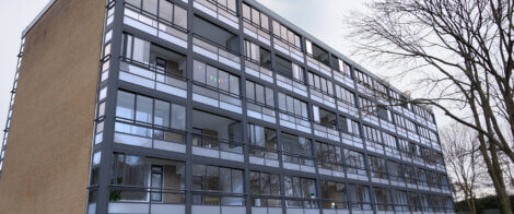 Inglasad loftgång balkong från Balco, marknadsledande för öppna och inglasade balkonger.