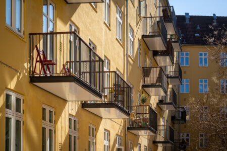 Öppna City balkonger från Balco, marknadsledande i branschen.