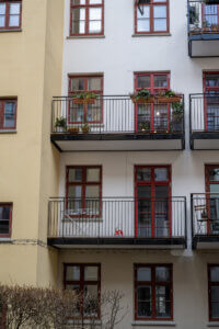 Öppna City balkonger från Balco, marknadsledande i branschen.