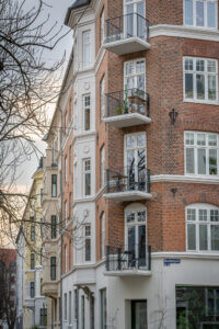 Balkonger från Balco, marknadsledande i branschen för öppna och inglasade balkonger.