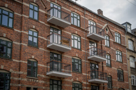 Balkonger från Balco, marknadsledande i branschen för öppna och inglasade balkonger.