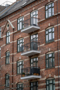 Balkonger från Balco, marknadsledande i branschen för öppna och inglasade balkonger.