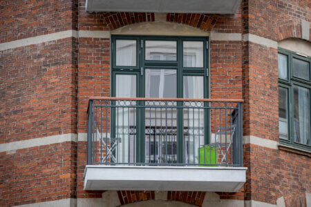 Balkonger från Balco, marknadsledande i branschen för öppna och inglasade balkonger.