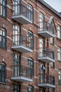 Balkonger från Balco, marknadsledande i branschen för öppna och inglasade balkonger.