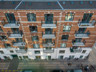 Balkonger från Balco, marknadsledande i branschen för öppna och inglasade balkonger.
