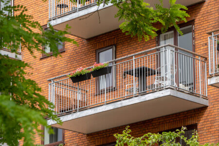 Öppna City balkonger från Balco, marknadsledande i branschen.