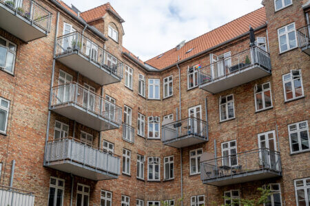 Öppna City balkonger från Balco, marknadsledande i branschen.