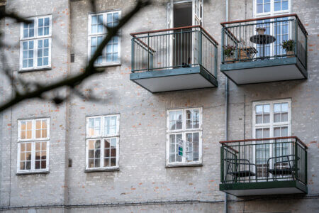 Öppna City balkonger från Balco, marknadsledande i branschen.