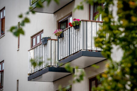Öppna City balkonger från Balco, marknadsledande i branschen.