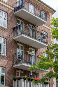 Öppna City balkonger från Balco, marknadsledande i branschen.