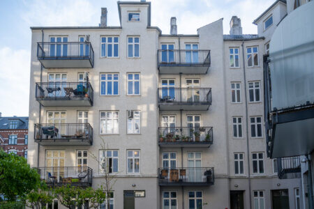 Öppna City balkonger från Balco, marknadsledande i branschen.