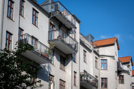 Öppna City balkonger från Balco, marknadsledande i branschen.