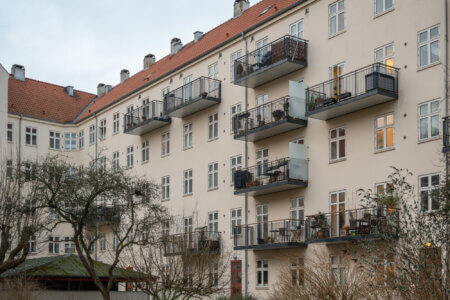 Öppna City balkonger från Balco, marknadsledande i branschen.