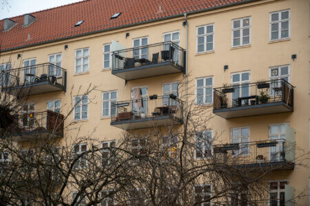Öppna City balkonger från Balco, marknadsledande i branschen.