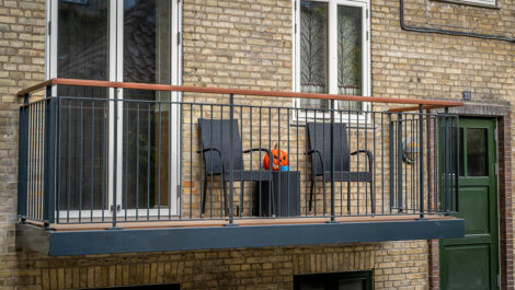 Öppna City balkonger från Balco, marknadsledande i branschen.