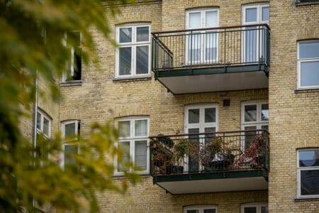 Öppna City balkonger från Balco, marknadsledande i branschen.