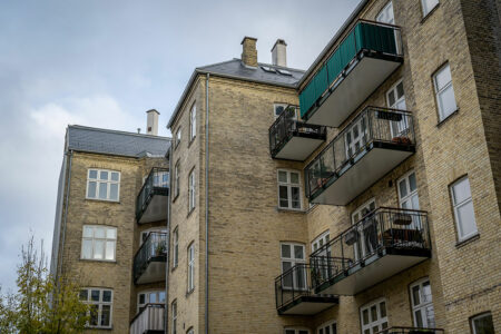 Öppna City balkonger från Balco, marknadsledande i branschen.