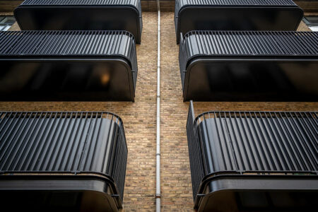 Öppna City balkonger från Balco, marknadsledande i branschen.