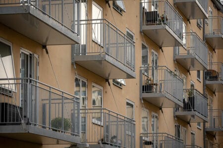 Öppna City balkonger från Balco, marknadsledande i branschen.