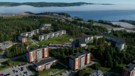 Brf Ställaren i Sundsvall har fått 197 nya inglasade balkonger från Balco AB.