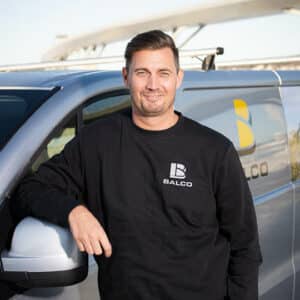 Balkongservice och Serviceavtal med Balco balkonger. Boka er balkongservice idag - en bra investering i er Brf. Balco är experter på inglasade balkonger.