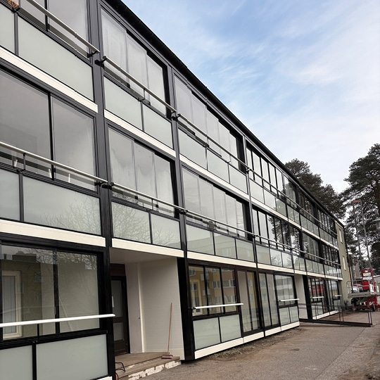 Balco genomför en Balkongrenovering med klimatvägg för Brf Kalixhus nr 4 i Kalix