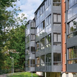 Balkongrenovering och inglasade balkonger för bostadsrättsföreningar med totalentreprenad